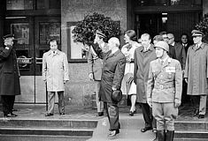 Präsident Kirchschläger Empfang am Linzer Bahnhof