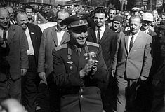 Der Kosmonaut Juri Alexejewitsch Gagarin (erster Mensch im Weltall) besucht Linz