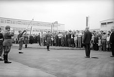 Militärparade mit Landeshauptmann Gleissner und Präsident Jonas