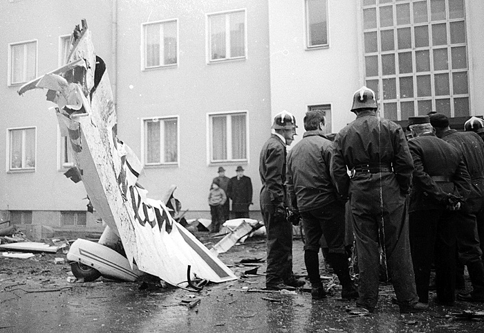 Absturz einer Privatmaschine im Wohngebiet