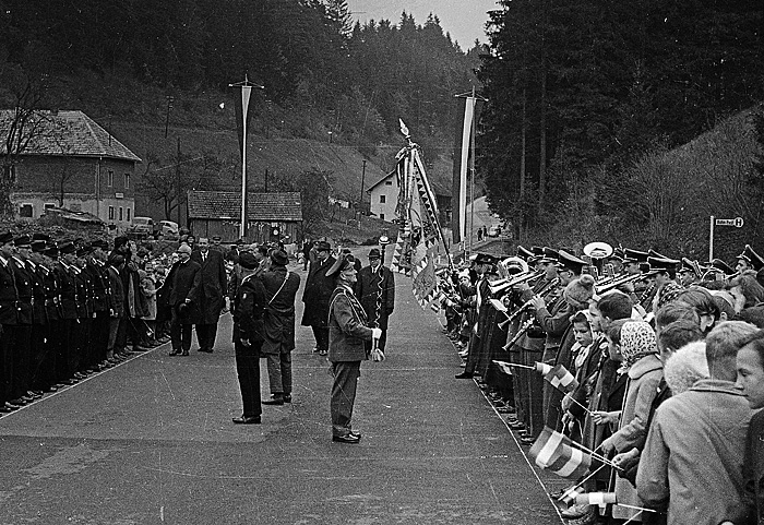 Einweihung einer Brücke