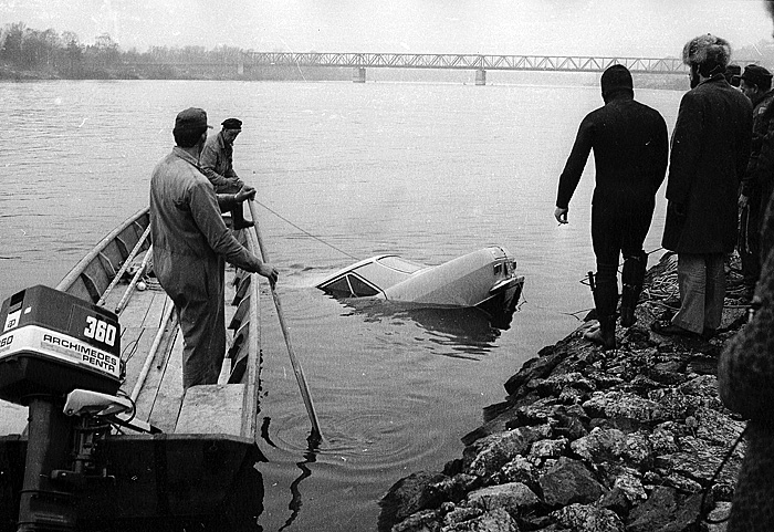 Autounglück in der Donau